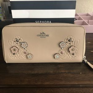 New Coach Tea Rose 3d Flowers Wallet zip around